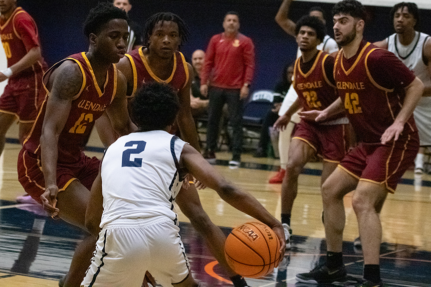 Citrus Owls men’s basketball soar into the playoffs after win against Glendale